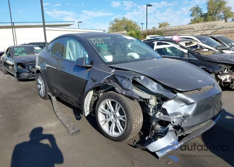 2023 Tesla Model Y Awd/Long Range Dual Motor All-Wheel Drive из США, поврежденный, VIN 7SAYGDEE4PF903647